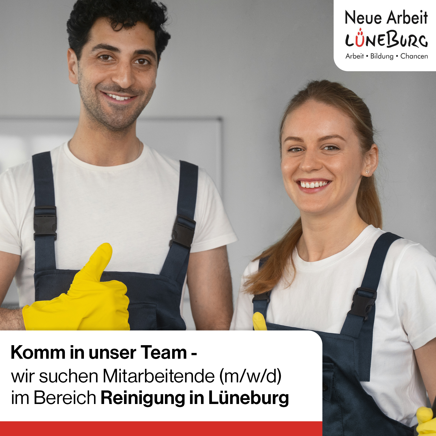 Zwei Reinigungskräfte schauen zufrieden ins Bild